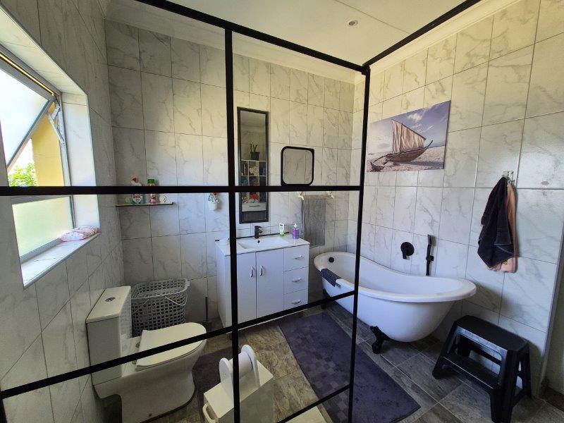 3 Bedroom Property for Sale in Cambridge Eastern Cape